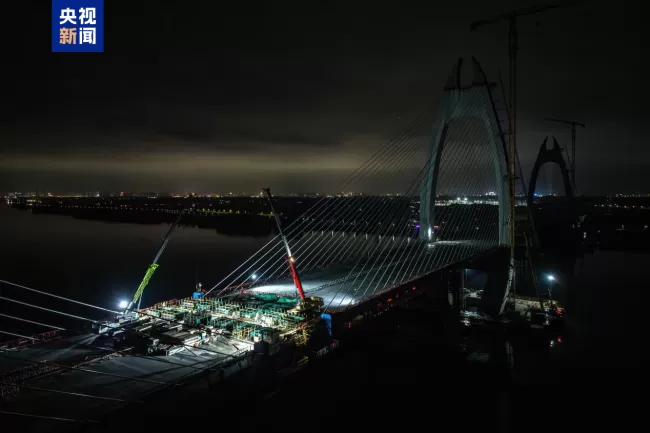 广东清花高速北江特大桥合龙 预计年底将建成通车